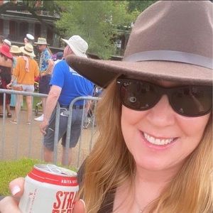 Meet your Posher, Lori